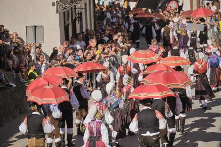 Izjemen obisk zaznamoval 50. Dneve narodnih noš in oblačilne dediščine v Kamniku (Boštjan Tacol)  (6)